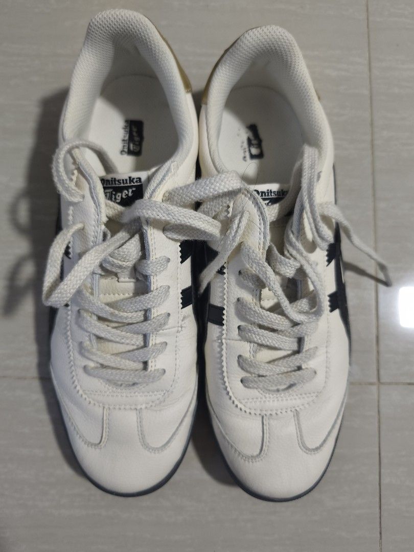 Onitsuka tokuten gold (Category: Casual Shoes) located in Rizal. Submitted by shadow0101 (Listing ID 1444017409, Image 2). Description: sobrang bago pa bihira magamit rfs: may bagong onitsuka.