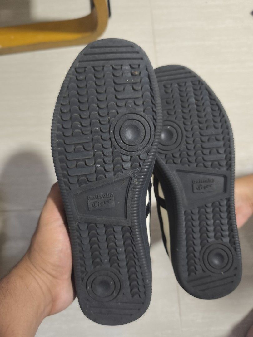 Onitsuka tokuten gold (Category: Casual Shoes) located in Rizal. Submitted by shadow0101 (Listing ID 1444017409, Image 3). Description: sobrang bago pa bihira magamit rfs: may bagong onitsuka.