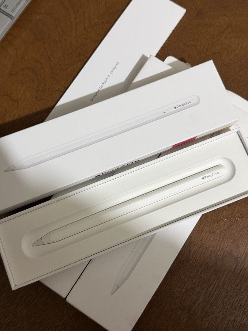 Original Apple Pencil Pro FIXED PRICE / No issue (Category: Other Mobile & Gadget Accessories) located in Manila. Submitted by razelysonn (Listing ID 1444026284, Image 1). Description: FIXED PRICE - all are like new! :) location: Binondo manila .