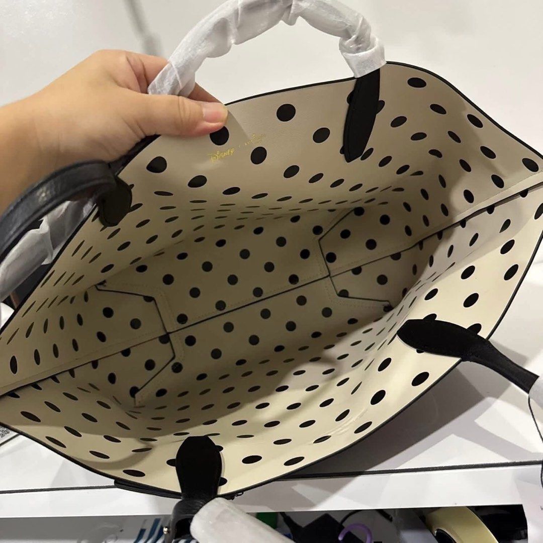Original Kate Spade Minnie Mouse Tote (Category: Tote Bags) located in Cagayan de Oro. Submitted by dan.onahon91 (Listing ID 1443913405, Image 2). Description: Brandnew unused Bought offshore Reversible 🩷.