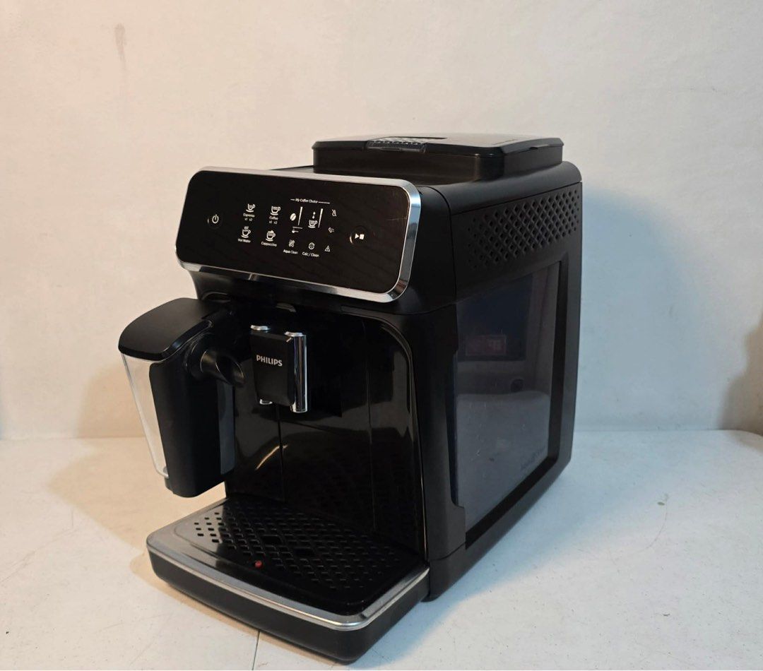 Philips 2200 Series Lattego Fully Automatic Espresso (Category: Coffee Machines & Makers) located in Taytay. Submitted by mikz_1303 (Listing ID 1443916978, Image 3). Description: Philips 2200 Series Lattego Fully Automatic Espresso Australian mall pull out 220V No box With latte Option No issue Good working condition 30k.