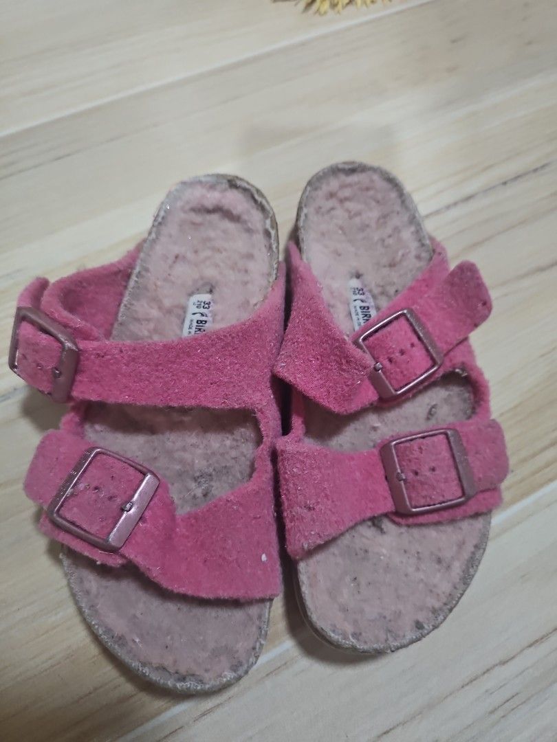 Pink Birkenstock Sandals Size 33 (Category: Babies & Kids Fashion) located in Cainta. Submitted by cyjozuza (Listing ID 1444023242, Image 1). Description: - Pink Birkenstock Sandals - Size 33 (fits 210mm) - Two adjustable straps with buckles - Comfortable cork footbed with fuzzy lining - Soles with good grip - Minor signs of wear on straps and footbed - Ideal for everyday wear.