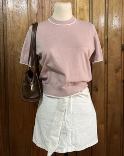 (Category: ) located in . Submitted by dainty.hercloset (Listing ID 1443983603, Image 1). Description: .