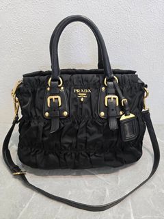 (Category: ) located in . Submitted by SecondhandItems97 (Listing ID 1444007392, Image 1). Description: .