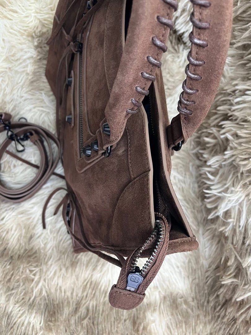 Preloved Balenciaga Suede Leather (Category: Luxury Bags & Wallets) located in Manila. Submitted by bagsandmanymanymore1 (Listing ID 1443935946, Image 3). Description: Preloved Balenciaga Actual photos posted Suede leather Please read before you order 👉🏻❗️Payment first before shipping ❗️Cut off time of payment 11am sameday delivery ❗️NO MEET UP / NO PICK UP ❗️ORDER CANNOT BE CANCELLED ❗️PLEASE DON’T BUY IF YOU ARE IN DOUBT ❗️NO RETURN! NO REFUN