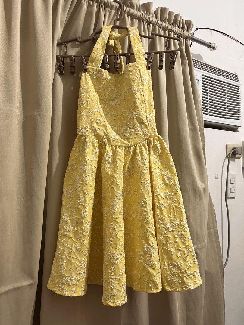 Pre-loved dress bundle (5) (Category: Dresses) located in Davao. Submitted by raecoon (Listing ID 1444017467, Image 2). Description: Dresses were used once/twice. Still in good condition. White dress has a seam separation at the back (in red) but it’s not obvious. Sold in bundle (all five dresses)..