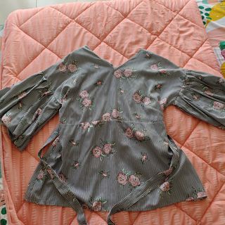 (Category: ) located in . Submitted by prelovedandbundle (Listing ID 1443920228, Image 1). Description: .