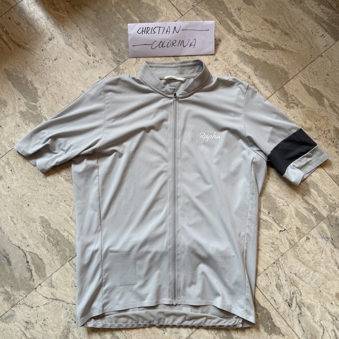 Rapha classic flyweight jersey (Category: Activewear) located in Cavite. Submitted by epiboie (Listing ID 1444034810, Image 1). Description: Rapha classic flyweight jersey Size medium Excellent condition Goods na goods pa mga elastics nya No issue 3k / 3,000 free shipping thru jnt Cavite location Can do shipping thru lalamove.
