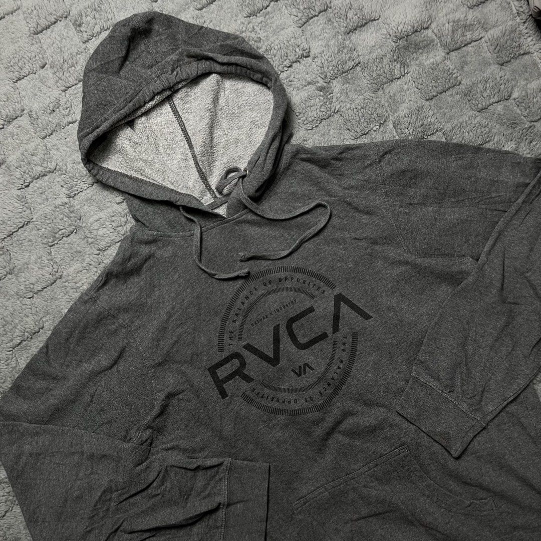 RVCA HOODIE (Category: Hoodies) located in Tarlac. Submitted by thriftspot2024 (Listing ID 1444108798, Image 1). Description: Dimes: W21XL26.