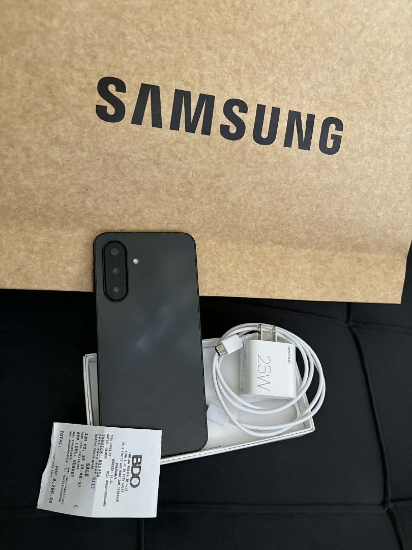 SAMSUNG Galaxy A17 (Category: Samsung) located in Manila. Submitted by saimerej1411 (Listing ID 1443958106, Image 3). Description: binuksan lang..kakabili lang nung June 9..kita sa receipt.