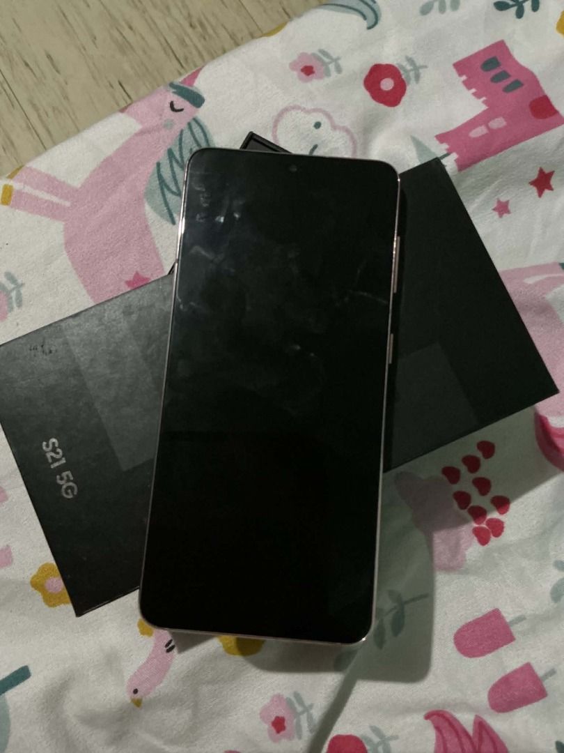 Samsung S21 5G 128gb (Category: Other Mobile & Gadget Accessories) located in Caloocan City. Submitted by silverfalcon.7f1672 (Listing ID 1443993742, Image 2). Description: ♡ with box ♡ can do nego ♡ no scratches and dents ♡ no lcd problem ♡ smooth.