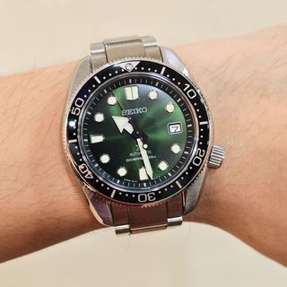 (Category: ) located in . Submitted by anotherwatchstore (Listing ID 1444041624, Image 1). Description: .