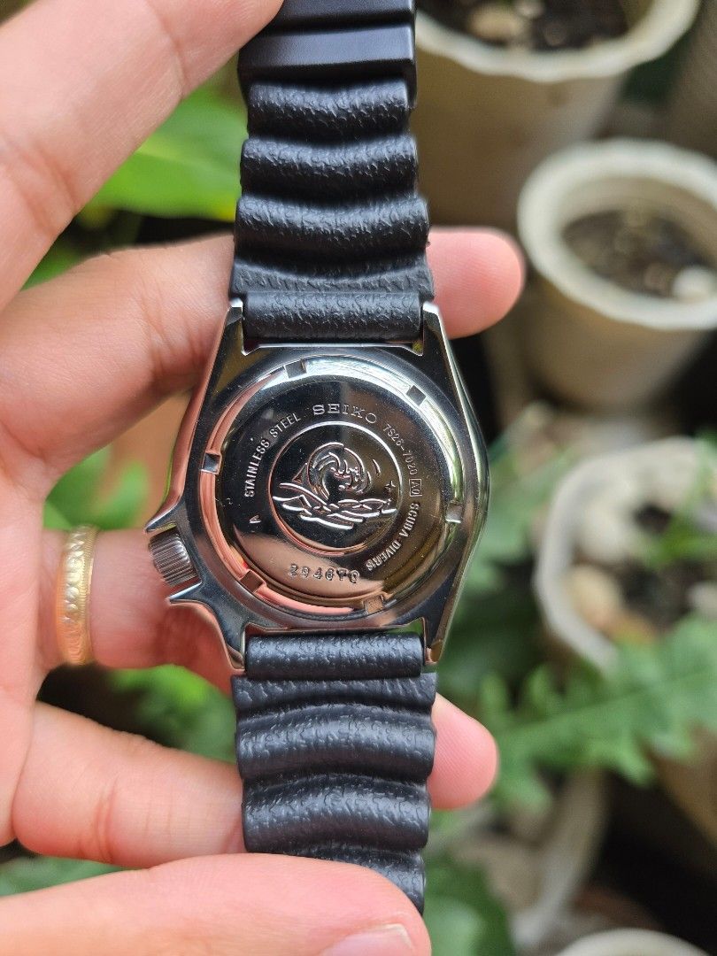 Seiko SKX171 Automatic 200m Diver's watch (Category: Men's Watches) located in Manila. Submitted by timearcph (Listing ID 1443970134, Image 2). Description: This is a Seiko SKX171 Automatic 200m Diver's watch, a rare model featuring prominent stainless steel bezel markers.Model: Seiko SKX171.Movement: Automatic 7S26.Water Resistance: 200 meters..
