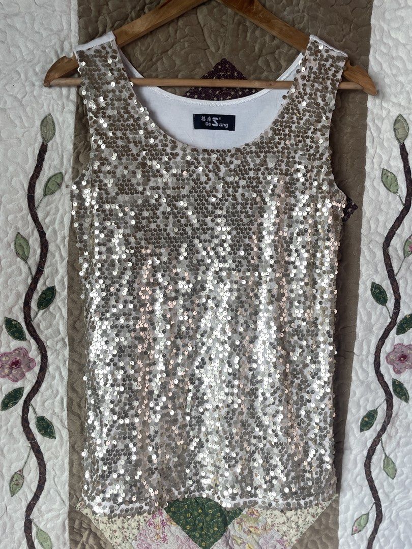 Sequence top (Category: Sleeveless) located in Roxas City. Submitted by rolin19 (Listing ID 1444005484, Image 1). Description: M-L 📩📩📩 .