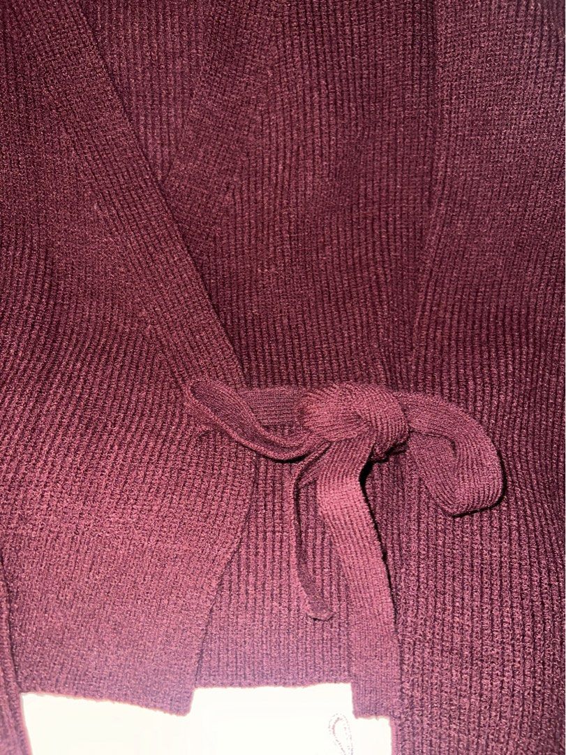 SHEIN Dazy Knitted Maroon Wrap Cardigan (size MEDIUM) (Category: Coats, Jackets and Outerwear) located in Quezon City. Submitted by ella.cstn (Listing ID 1444034694, Image 3). Description: - Shein Cardigan - Size Medium - Very cozy!! - Very sulit price compared to its og! Worn once only!! Mop💵: Gcash only (STRICTLY PAYMENTS FIRST) 📍Loc: Tomas Morato Ave., Q.C 🌸 PM for more details .