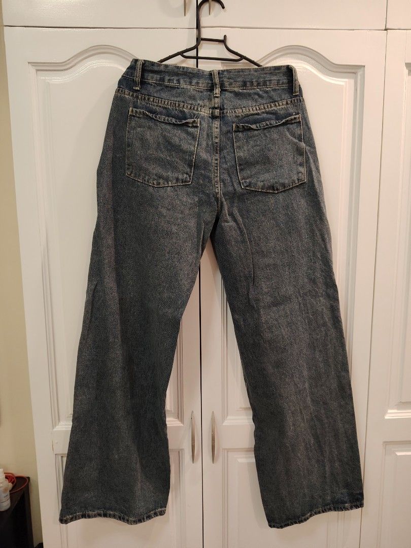 SHEIN Wide Leg Jeans (Category: Jeans) located in Caloocan City. Submitted by jaylynm (Listing ID 1443966933, Image 3). Description: - Dark wash wide leg jeans - Brand: SHEIN - Size: S (EU 36, US 4) - Fit: Relaxed - Features: Classic five-pocket design, slightly distressed denim - Style: Great for casual outfits, easy to pair with tops and sneakers.