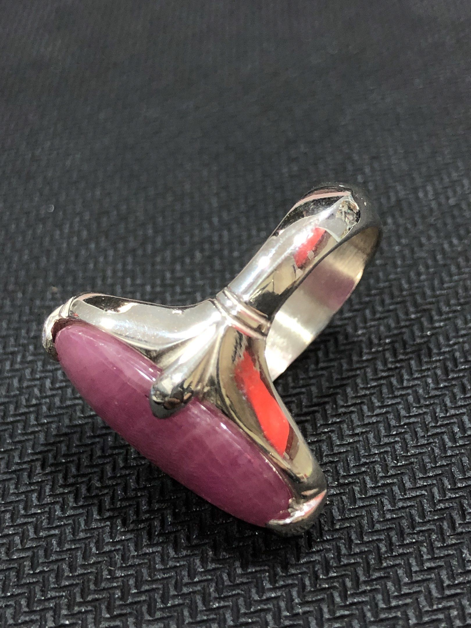 Silver ring ruby delima (Category: Accessories) located in Kuala Lumpur. Submitted by amigos123 (Listing ID 1444053356, Image 3). Description: Perak handmade 960 saiz 20 batu ruby 20x10 mm rm 600.