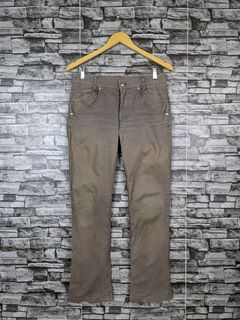 (Category: ) located in . Submitted by uniqlo.under.rm80 (Listing ID 1444042668, Image 1). Description: .