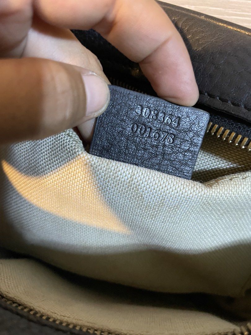 SOHO (Category: Luxury Bags & Wallets) located in Manila. Submitted by laizacollections (Listing ID 1444107903, Image 3). Description: .