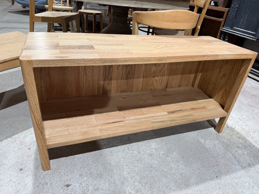 Solid Wooden Console Table (Category: TV Consoles) located in Kuala Lumpur. Submitted by soohaohao (Listing ID 1444068415, Image 2). Description: Type of Wood : Oak Wood Size : 118.5cm X 40cm X 58cm (Height) Natural finishing COD Kampung Baru Sungai Buloh / Sri Damansara Lalamove available Thanks.