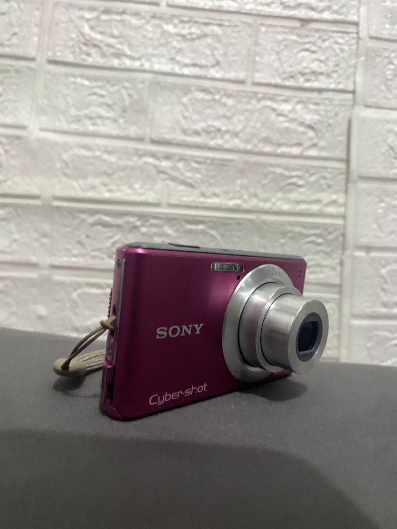 Sony Digital Rare Pink (Category: Camera Bags & Carriers) located in Manila. Submitted by aacjshop (Listing ID 1443957211, Image 3). Description: No issue gagamitin nalang .