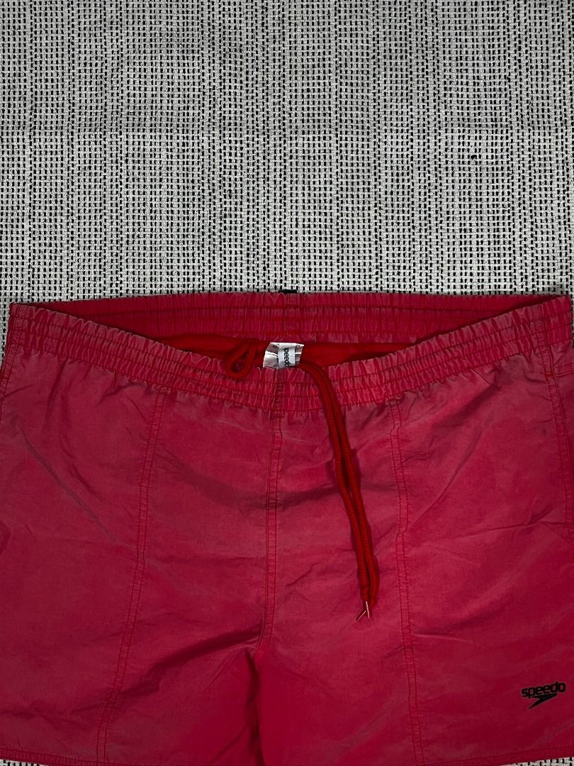SPEEDO Pink Swim Trunks (Category: Swim Trunks & Board Shorts) located in Binan City. Submitted by twofolds (Listing ID 1444046611, Image 2). Description: ▼ ITEM BREAKDOWN ▼ 🩳 Piece: SPEEDO Pink Swim Trunks 📏 Fit: regular swim shorts fit 🏷️ Size: Medium 💸 Price: ₱300 📐 Sukat (inches) Waistline: 31.5 Length: 15 Thigh: 24 Color may vary due to lighting. Check photos for actual condition and possible issues. Open for negotiation. All items are 