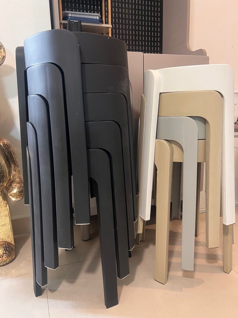 Stackable Chair (Category: Chairs) located in Singapore. Submitted by averitan (Listing ID 1443953011, Image 1). Description: Self xollect from punggol 821172 $4 each.