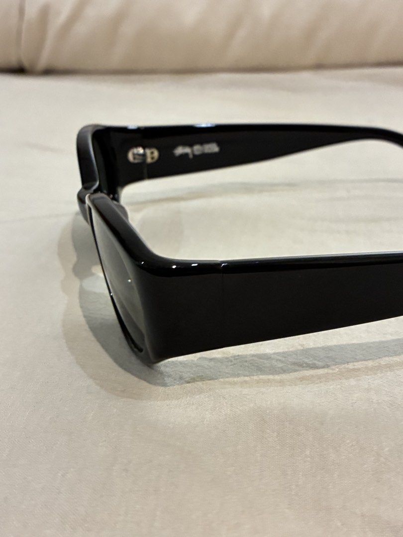 由 inmynoon (刊登 ID 1442771497，圖片 3) 提交，位於 台中市 (Taichung) 的 Stussy Luna sunglasses (類別：墨鏡、眼鏡)，說明：京都 stussy購入,少戴極新。