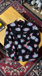 (Category: ) located in . Submitted by pulito.streetwear (Listing ID 1443933941, Image 1). Description: .