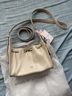 (Category: ) located in . Submitted by sofab.clothes (Listing ID 1444003926, Image 1). Description: .