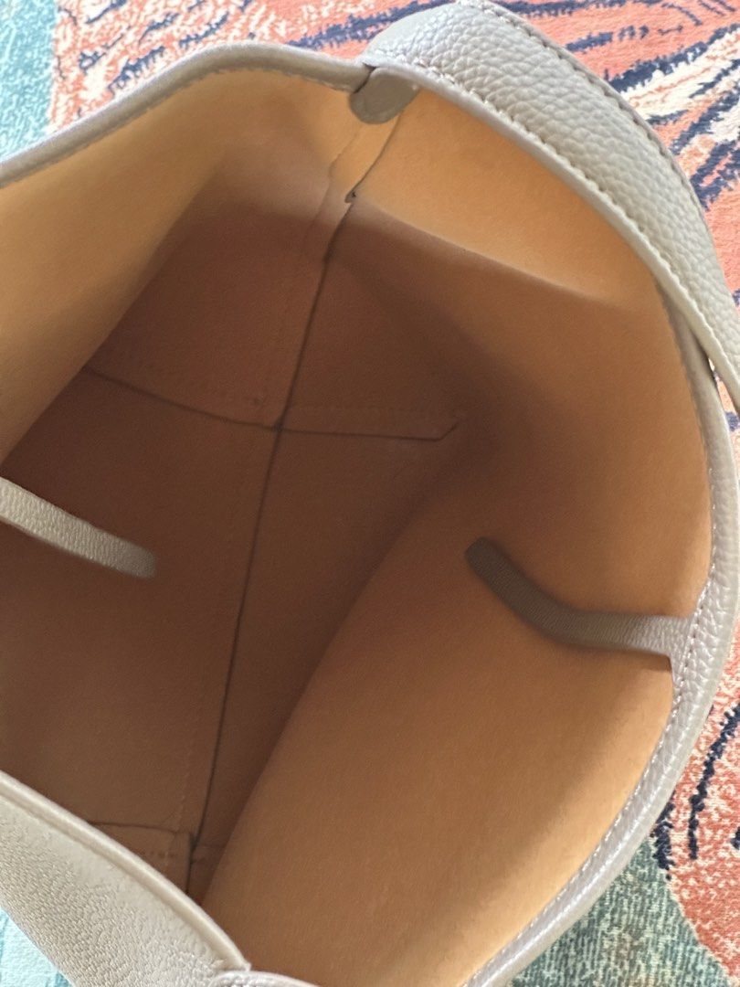 The Row park tote bag leather medium (gray) (Category: Luxury Bags & Wallets) located in Los Banos. Submitted by streetwear.collections (Listing ID 1444074264, Image 3). Description: The Row park tote bag leather medium (gray) Excellent condish Php 4,000 Thanks! .