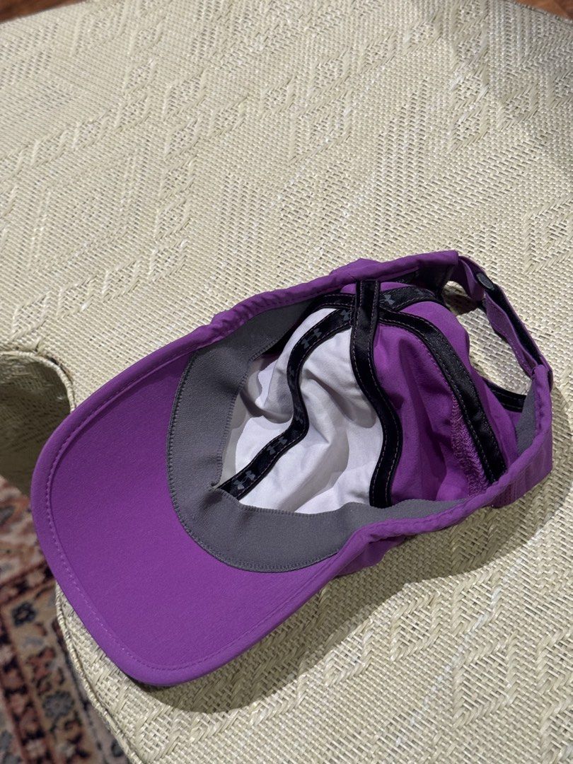 UnderArmour Sports Cap (Category: Hats & Beanies) located in Paranaque City. Submitted by msbentables (Listing ID 1444029754, Image 3). Description: UnderArmour sports cap.