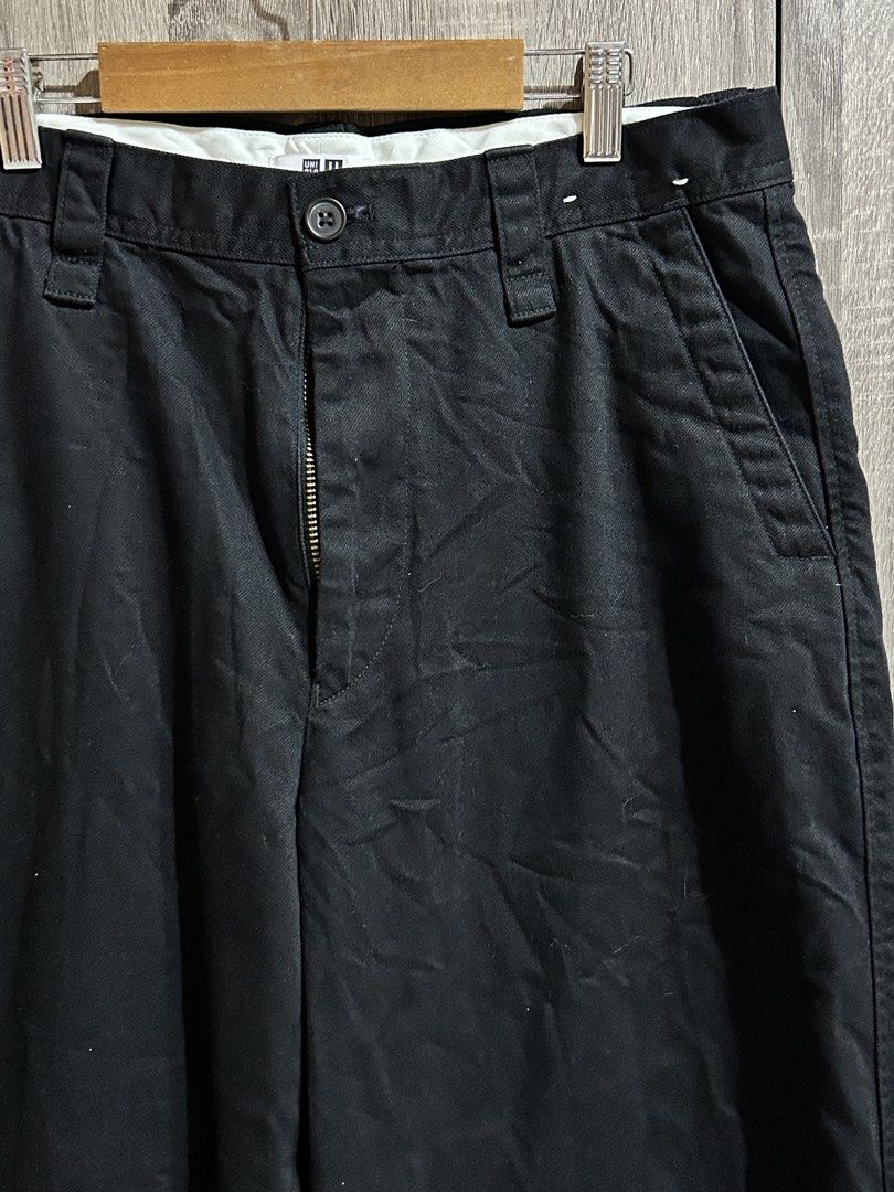 UNIQLO BLACK CHINO PANTS (Category: Chinos) located in Cotabato. Submitted by rcycle.bn (Listing ID 1443999007, Image 2). Description: 32-33x41 9 leg op Authentic As new + sf.