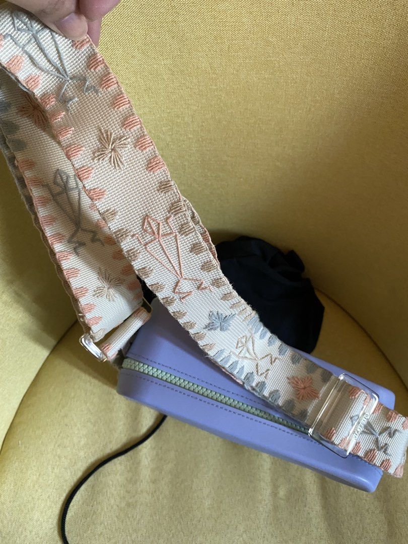Viajecito Pio Pio Classic Set (Category: Cross-body Bags) located in Pasig City. Submitted by joeethangs (Listing ID 1443969717, Image 2). Description: Inside canvas lining needs cleaning (see photos)—other than that in good condition. Rare Pio Pio strap. RFS: Haven’t used around 2 years, just in storage.