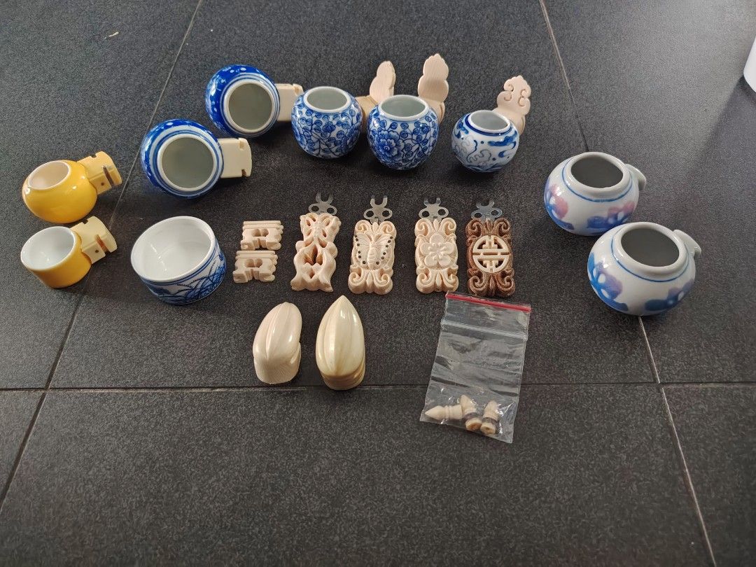 Normal Cups. (Category: Vases & Decorative Bowls) located in Singapore. Submitted by riquerai (Listing ID 1443976575, Image 2). Description: - Selling as a complete lot.
