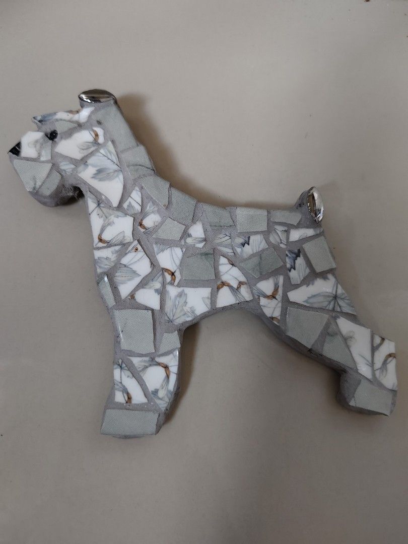 Vintage Dog Ceramic Art Wall Decor (Category: Wall Decor) located in Cabuyao City. Submitted by batman0417 (Listing ID 1443990292, Image 1). Description: good condition, pm nalang po, rare find item po.