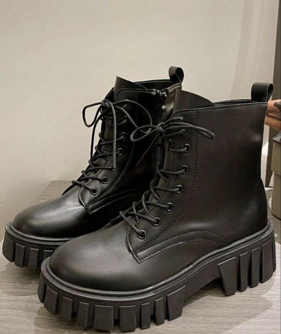 Women's Black Boots size 40 (Category: Boots) located in Mandaluyong City. Submitted by thenakamuras (Listing ID 1444086675, Image 1). Description: - Chunky platform boots for women - Lace-up front with side zipper for easy wear - Fashionable design - Perfect for adding an edgy touch to your outfits - Comfortable and stylish -Size 8 ako pero nag size up for space ng thermal leggings - di masakit sa paa -used once in vietnam.