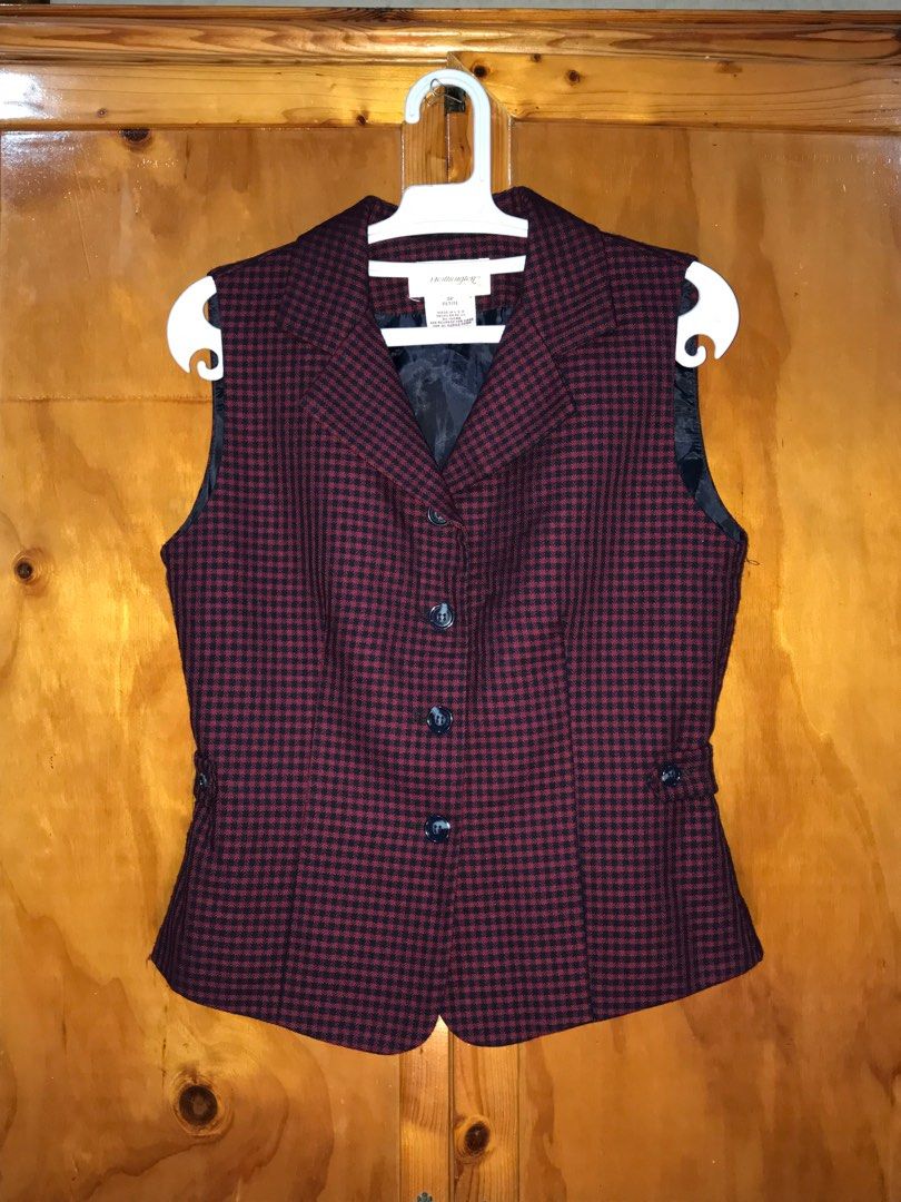 Worthington Petite Houndstooth Sleeveless Blazer (Category: Coats, Jackets and Outerwear) located in Bauang. Submitted by tavias.shop (Listing ID 1444057775, Image 2). Description: From US Box Excellent condition size 4 petite laid flat measurement bust: 16" length: 22" negotiable🍀😊.