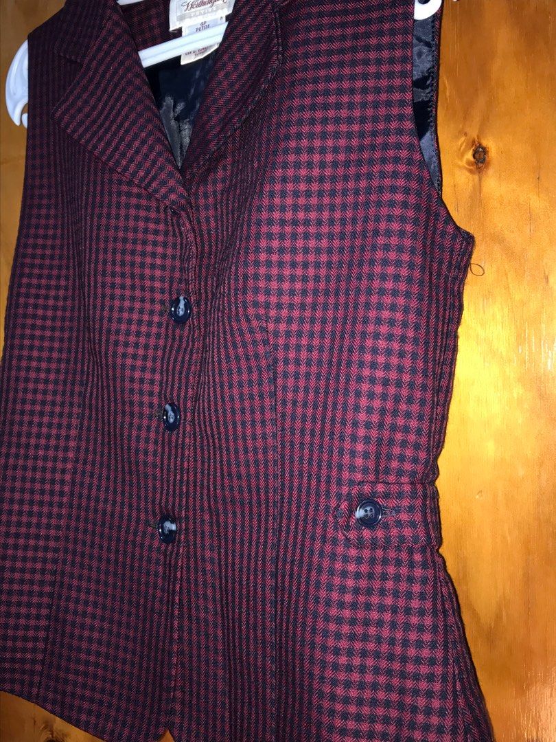 Worthington Petite Houndstooth Sleeveless Blazer (Category: Coats, Jackets and Outerwear) located in Bauang. Submitted by tavias.shop (Listing ID 1444057775, Image 3). Description: From US Box Excellent condition size 4 petite laid flat measurement bust: 16" length: 22" negotiable🍀😊.