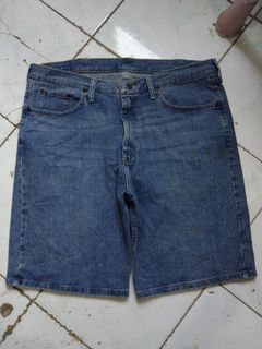(Category: ) located in . Submitted by latest_pickup05 (Listing ID 1443914579, Image 1). Description: .