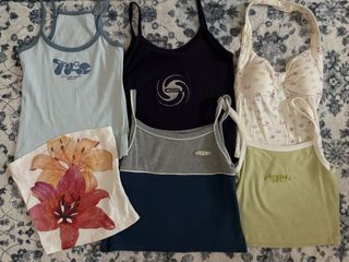 （分類：）位於 。 由 sellingmyycloset 提交（商品編號 1443987950，圖片 1）。簡介： 。