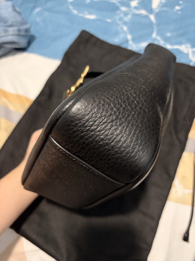 Ysl Mini Hobo (Category: Luxury Bags & Wallets) located in Paranaque City. Submitted by primrose21 (Listing ID 1444078191, Image 3). Description: Comes wirh dustbag, cards, paperbag.