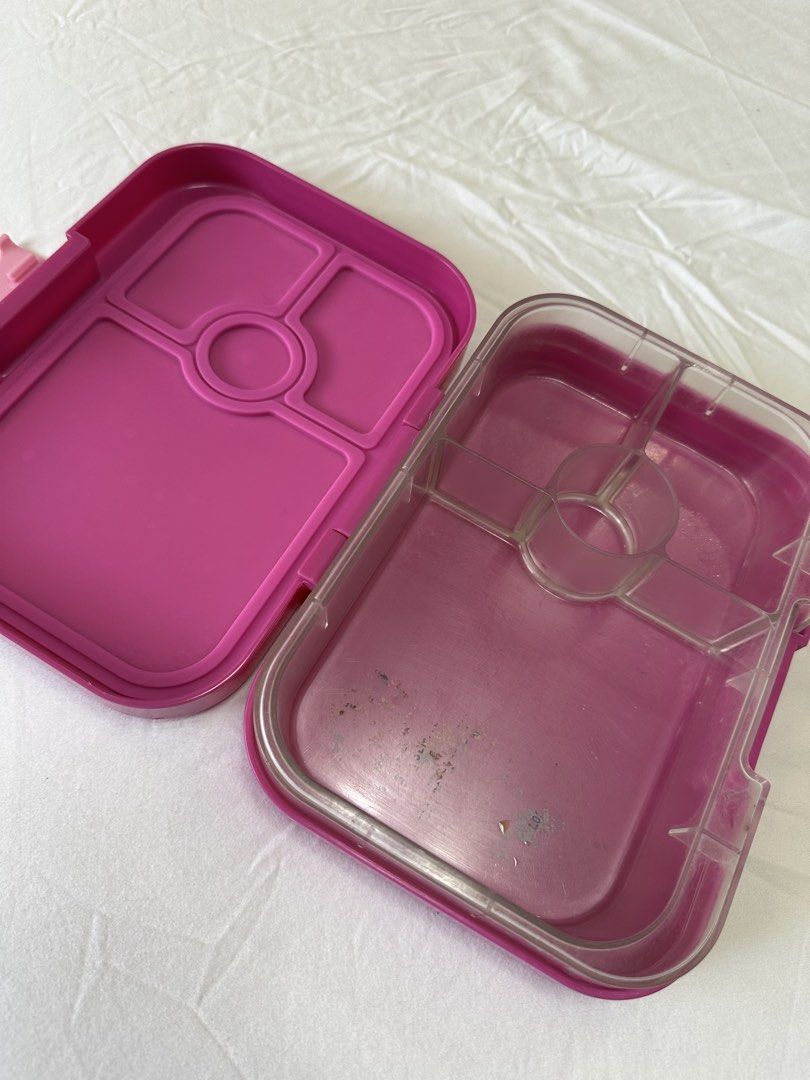 Yumbox Bento Lunch box Plus 1 tray insert (Category: Food Organization & Storage) located in Quezon City. Submitted by tan__k (Listing ID 1443940674, Image 1). Description: Very good to Good condition Includes exterior box and 2 tray inserts .