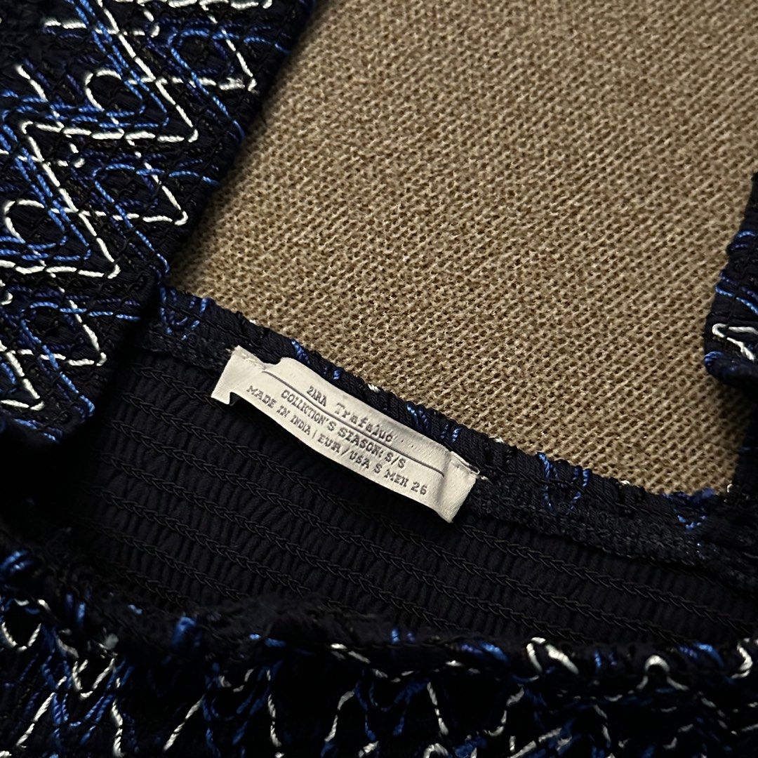 Zara navy blue patterned smocked sleeveless top (Category: Others Tops) located in Batangas. Submitted by veevasclutter (Listing ID 1444069575, Image 2). Description: • bust: 12in, length: 14in.