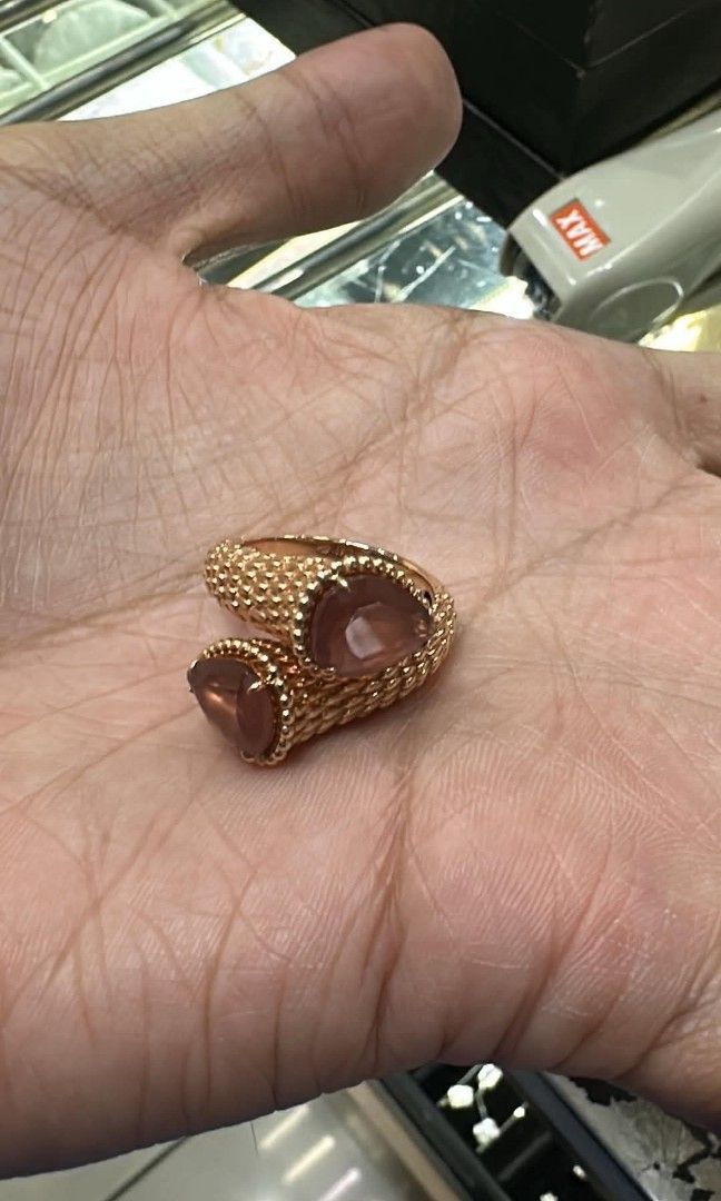 18k HongKong setting rosegold boucheron ring (Category: Rings) located in Manila. Submitted by bhelgoldseller2ndaccount (Listing ID 1444158225, Image 3). Description: New!!✨New!!✨New!! 18k HongKong setting Gold 9400/g 💯pawnable/naisasanla 💯with high appraisal rate 💯good investment 💯Direct supplier price 👉OPEN for resellers 🌺please take time to evaluate their actual sizes and grams 👉Best panggift for all occasions ✅ Sold per grams not per p