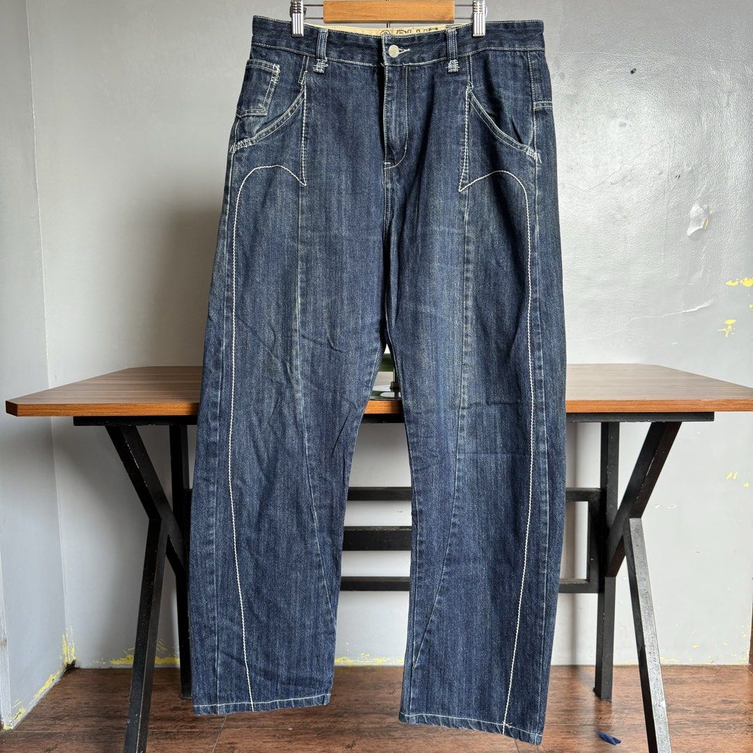 2 PLUS Denim Pants (Category: Jeans) located in Calamba. Submitted by secondsite.ph (Listing ID 1444184685, Image 1). Description: 2 PLUS Denim Pants Size: 4 on tag Waistline: 32 Length: 40" Leg op: 8.5" Condition: 10/10 like new Flaw/s: None ₱980.