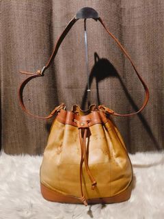 (Category: ) located in . Submitted by your____lux____shop (Listing ID 1444168714, Image 1). Description: .