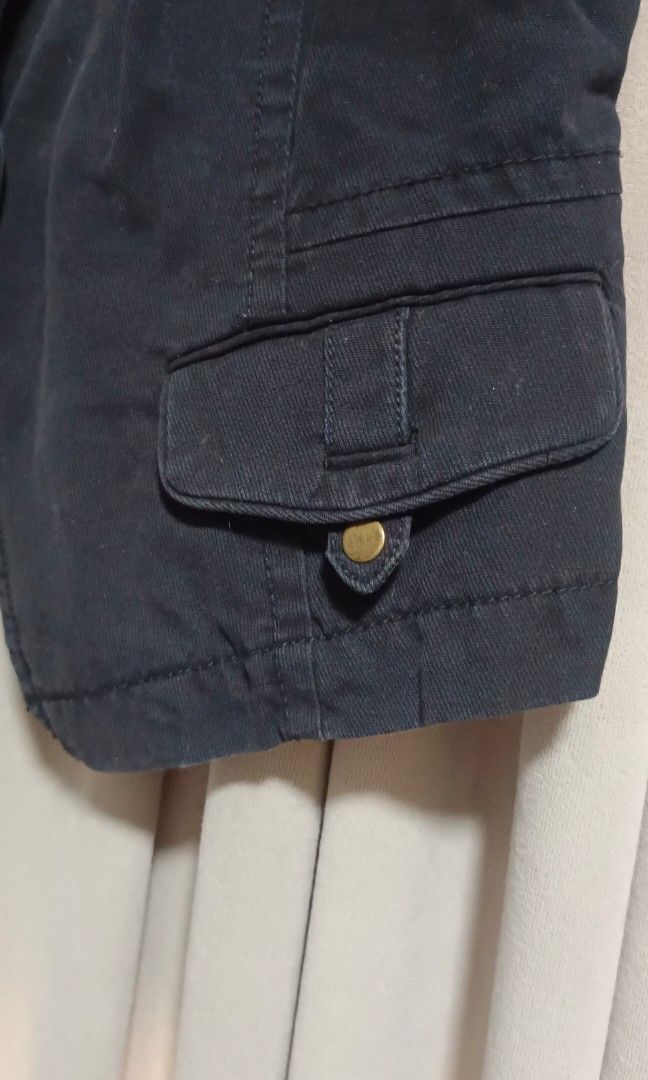 Ann taylor Corduroy Vest (Category: Sleeveless) located in Quezon City. Submitted by reareebelise (Listing ID 1444252171, Image 2). Description: Size: S-M.