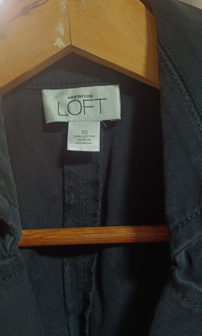 Ann taylor Corduroy Vest (Category: Sleeveless) located in Quezon City. Submitted by reareebelise (Listing ID 1444252171, Image 3). Description: Size: S-M.