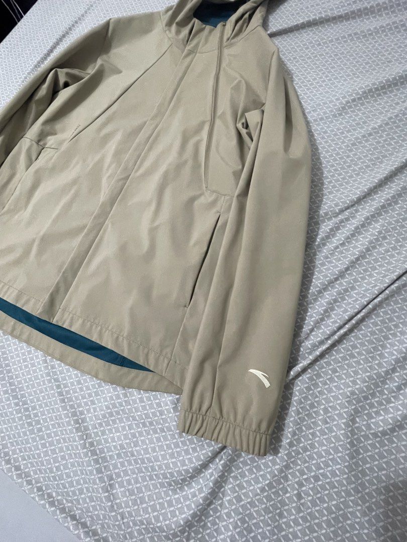 Anta Khaki Hooded Jacket (Category: Coats, Jackets and Outerwear) located in Makati City. Submitted by johnmichael2 (Listing ID 1444238834, Image 3). Description: L28 W20 kita na sa pic ung issue makati area negoo!! ur fee if deliver.